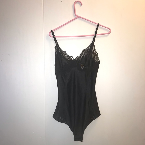🖤🖤VICTORIA’S SECRET 🖤🖤black silky bodysuit NWT